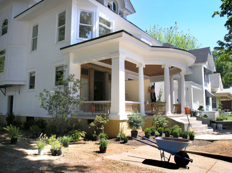 8/16/10 – Exterior – Moving In!