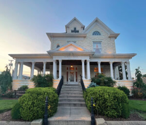 Photo of the Miller House by Laura Mathis