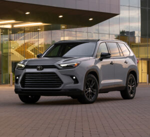 Photo of a gray Toyota Grand Highlander